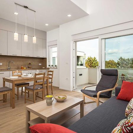Lana Luxe Apartment Пула Екстериор снимка